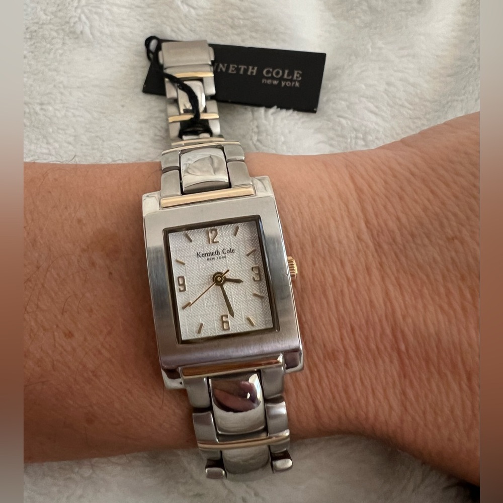 NWT Authentic Vintage Kenneth Cole 2-Tone Stainless Steel Bracelet Watch KC4300